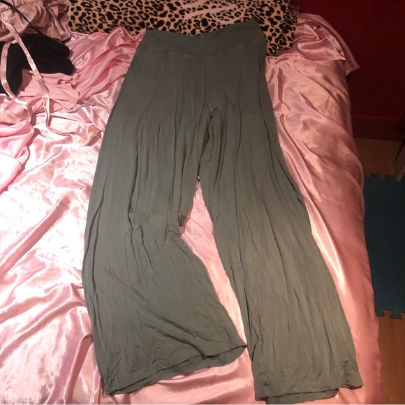 VICTORIA SECRET LOUNGE PANTS - Picture 2 of 3